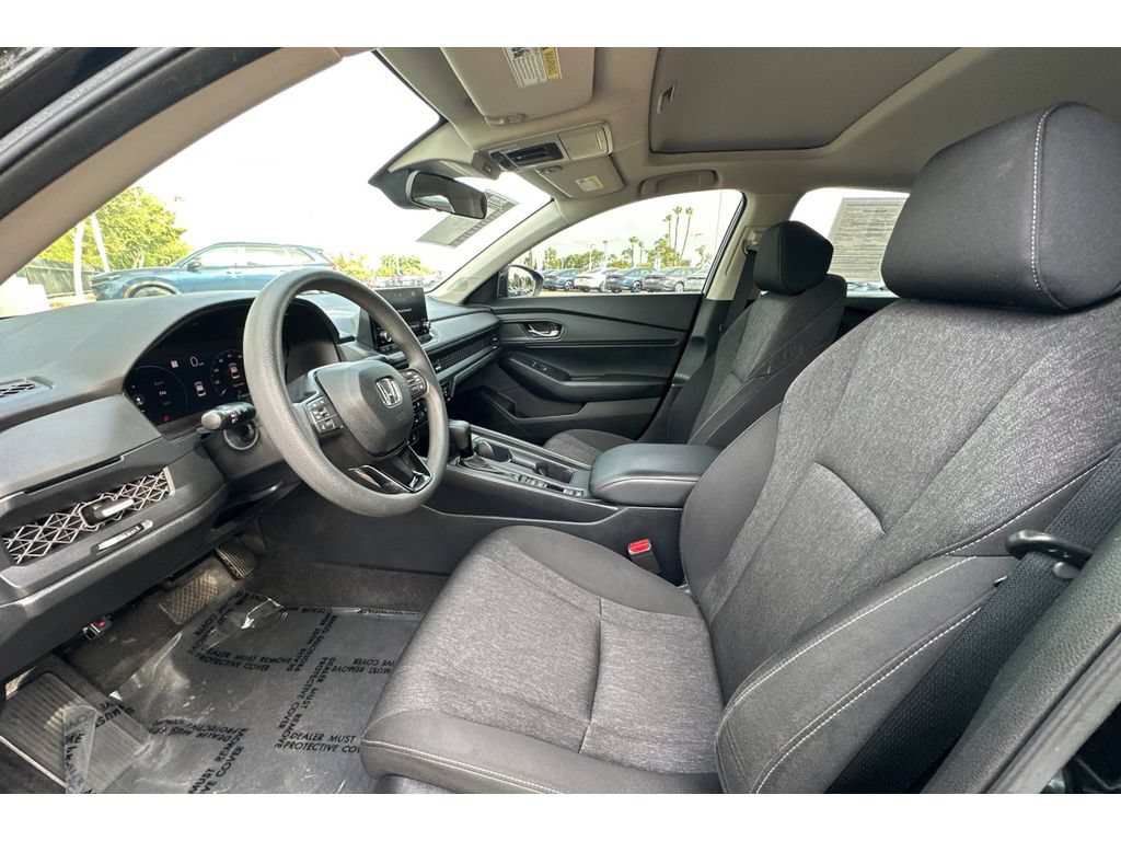 Used 2023 Honda Accord EX image 10