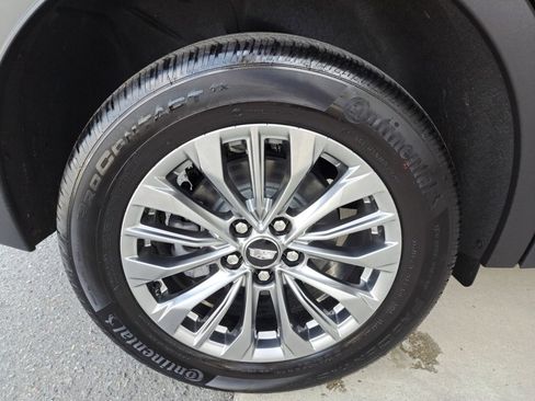 Certified 2025 Cadillac XT4 Premium Luxury image 18