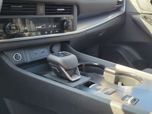 Used 2023 Nissan Rogue SV FWD image 26