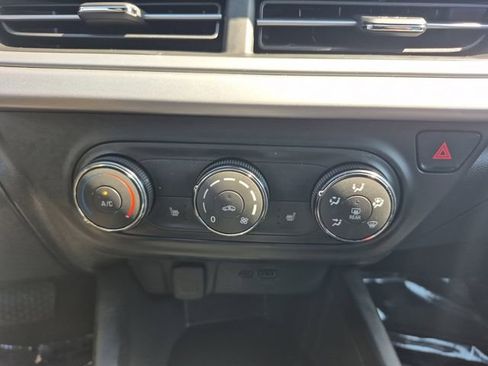 Used 2024 Chevrolet Trax RS image 24