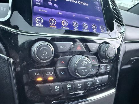 Used 2019 Jeep Grand Cherokee Limited w/ Luxury Group II image 22