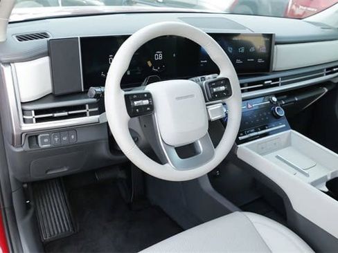 Certified 2025 Hyundai Santa Fe SEL image 9