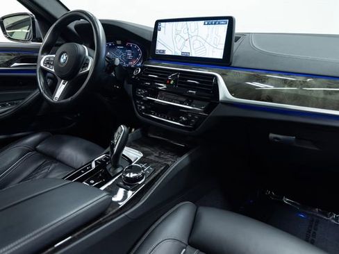 Used 2023 BMW M550i xDrive w/ Executive Package image 27