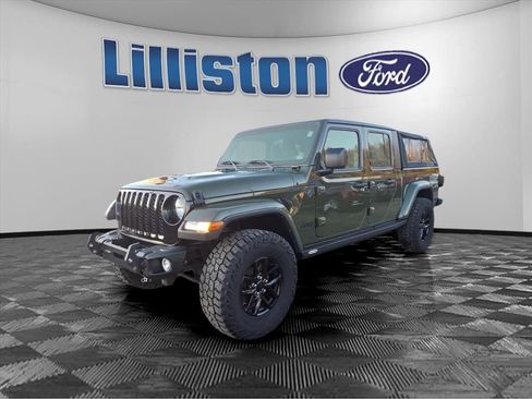 Used 2022 Jeep Gladiator Sport image 7