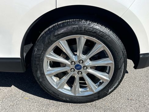 Used 2018 Ford Edge Titanium w/ Equipment Group 302A FWD image 7
