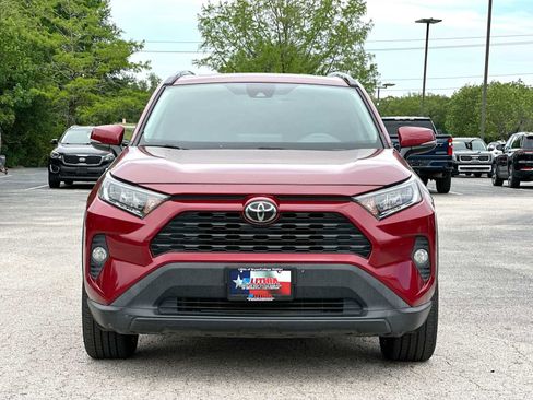 Used 2020 Toyota RAV4 XLE Premium image 10
