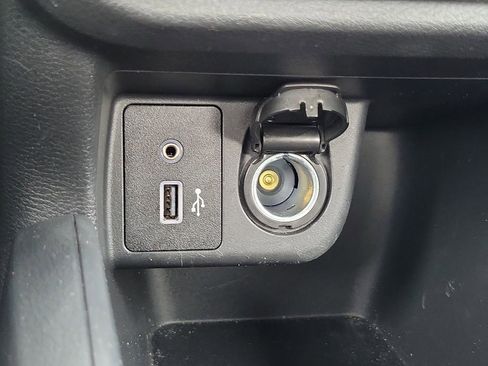 New 2025 Nissan Versa S w/ Trunk Package FWD image 29