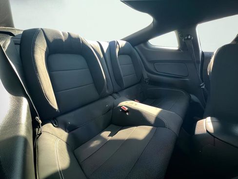 Used 2017 Ford Mustang V6 image 20