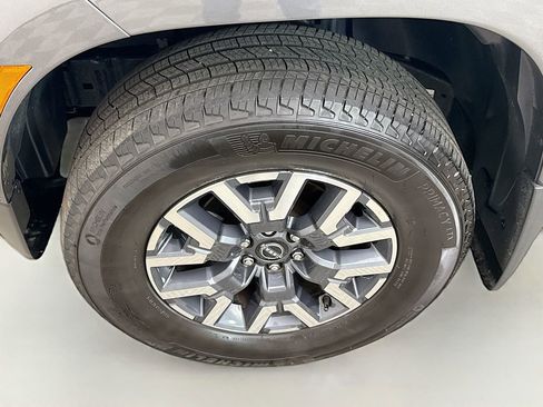 Used 2024 Nissan Frontier SL w/ Technology Package image 30