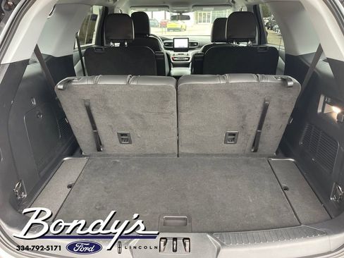 Used 2022 Ford Explorer XLT w/ Equipment Group 202A image 14