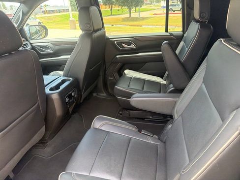 Used 2022 Chevrolet Suburban Premier AWD/4WD image 27