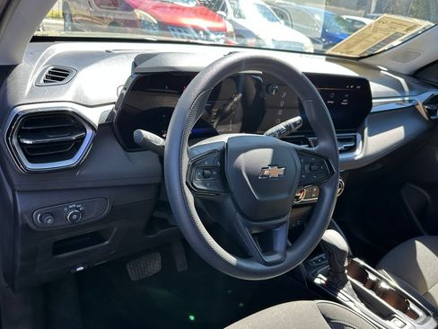 Used 2025 Chevrolet TrailBlazer LT FWD image 19