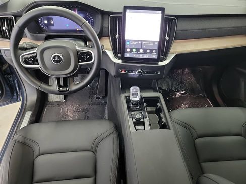 Used 2025 Volvo XC90 B5 Plus AWD/4WD image 19