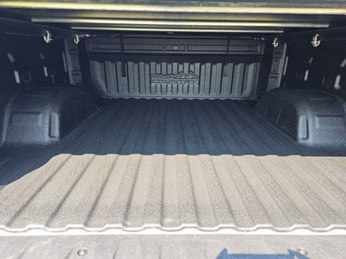 Used 2023 Chevrolet Silverado 1500 High Country image 9