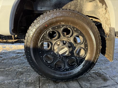 Used 2025 Ford F250 Lariat w/ Black Appearance Package image 29