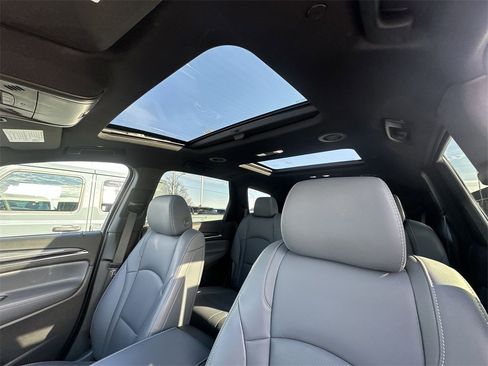 Used 2023 Buick Enclave Essence w/ Experience Buick Package image 22