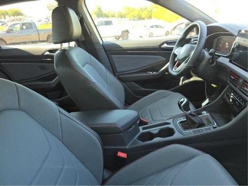 Used 2025 Volkswagen Jetta GLI Autobahn FWD image 5