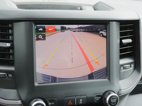 Used 2024 RAM 2500 Tradesman w/ Chrome Appearance Group image 15