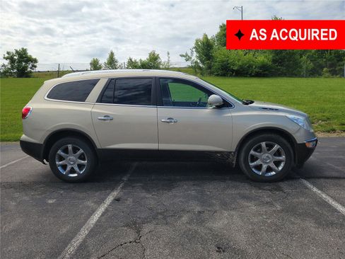 Used 2008 Buick Enclave CXL w/ Entertainment Package #3 FWD image 1