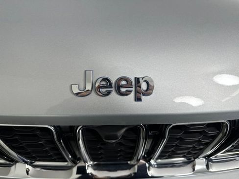 Used 2022 Jeep Grand Cherokee Limited 4xe w/ Luxury Tech Group II image 9