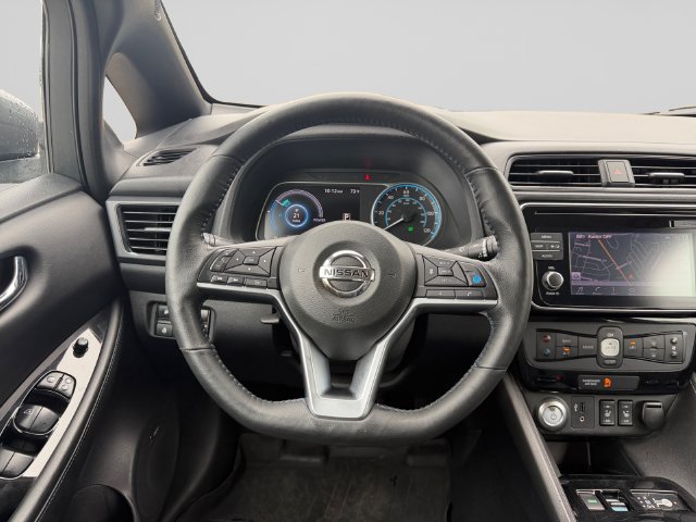 Used 2018 Nissan Leaf SL w/ SL Technology Package FWD image 11