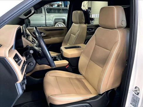 Used 2023 Chevrolet Tahoe Premier w/ Advanced Technology Package AWD/4WD image 10