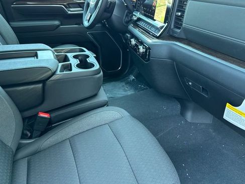 New 2026 GMC Sierra 2500 SLE AWD/4WD image 17
