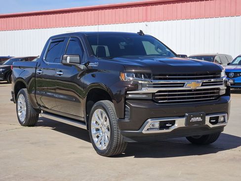 Used 2019 Chevrolet Silverado 1500 High Country w/ Technology Package image 3