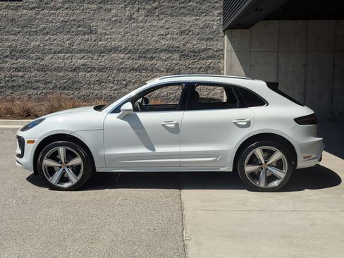 New 2026 Porsche Macan AWD/4WD image 2