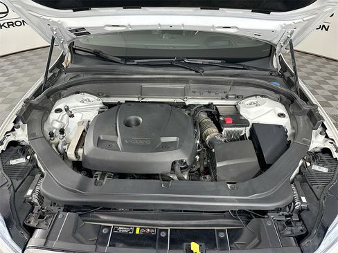 Used 2019 Volvo XC60 T6 R-Design w/ Protection Package Premier image 32