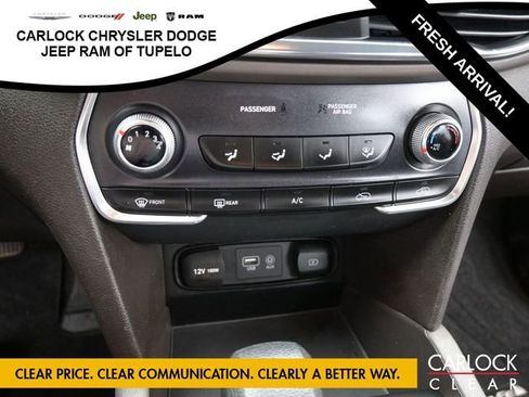 Used 2019 Hyundai Santa Fe SE image 23