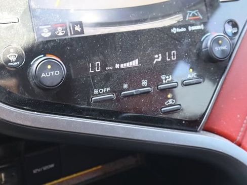 Used 2019 Toyota Camry XSE FWD image 23