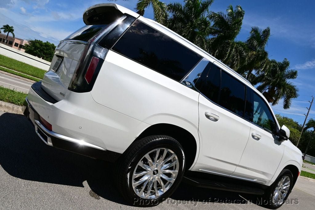 Used 2021 Cadillac Escalade Premium Luxury RWD image 3