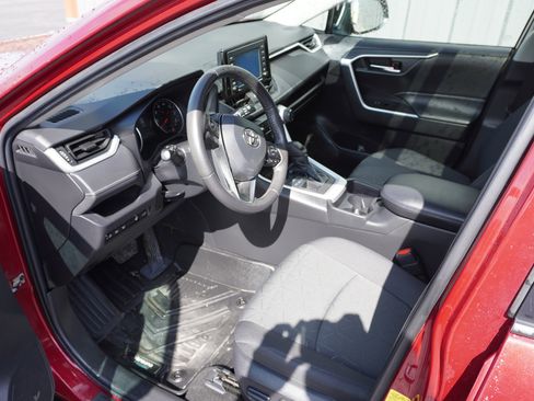 Certified 2021 Toyota RAV4 XLE w/ Convenience Package image 5