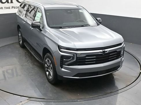 New 2026 Chevrolet Suburban LS w/ LPO, Dark Essentials Package AWD/4WD image 26