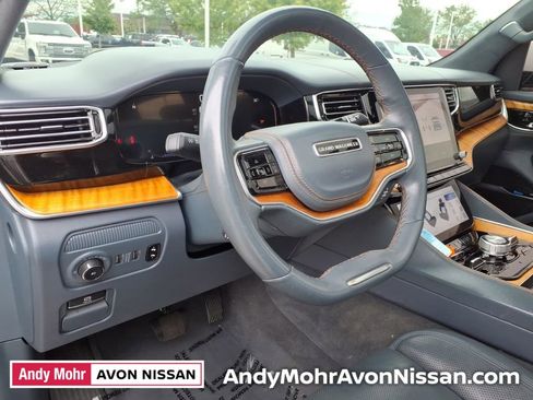 Used 2022 Jeep Grand Wagoneer Series II w/ Premium Group II AWD/4WD image 15