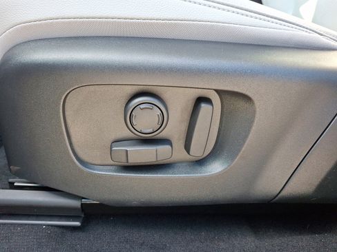 New 2025 Land Rover Range Rover Evoque S image 11