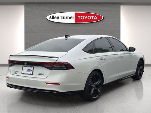 Used 2023 Honda Accord Sport image 11