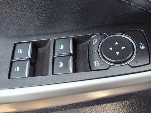 Certified 2022 Ford Explorer XLT w/ Equipment Group 202A image 22