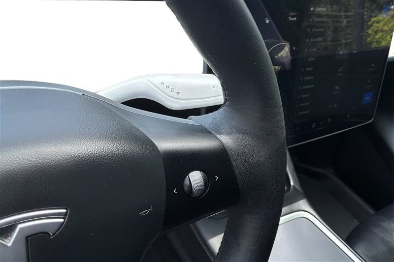 Used 2021 Tesla Model Y 2WD image 33