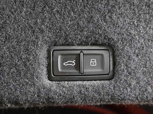 Used 2022 Lamborghini Urus image 26