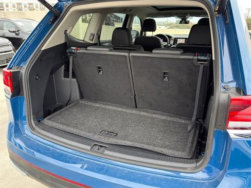 New 2025 Volkswagen Atlas SEL image 30