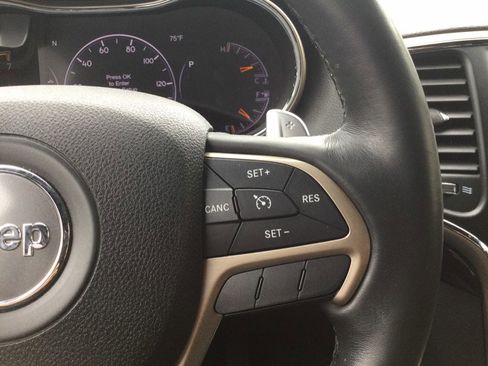 Used 2016 Jeep Grand Cherokee Laredo 75th Anniversary AWD/4WD image 29