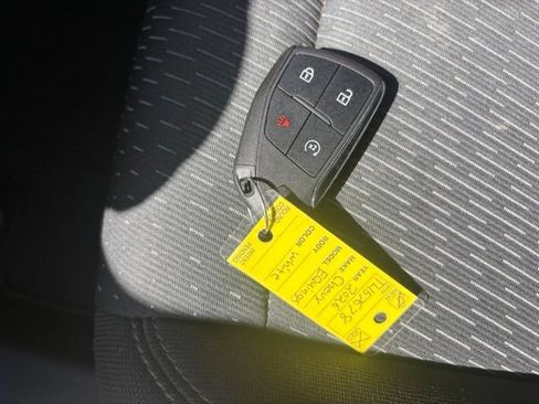 Used 2026 Chevrolet Equinox LT w/ Safety and Technology Package FWD image 18