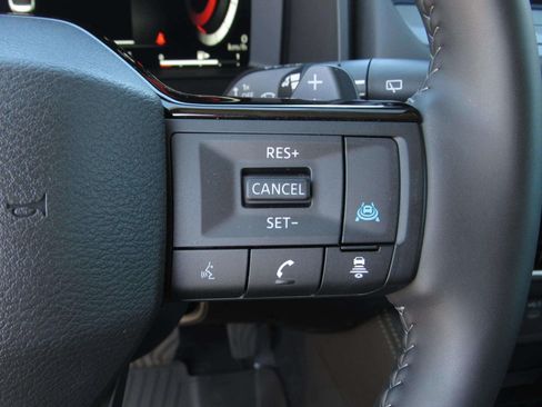 Used 2025 Nissan Rogue Platinum w/ Platinum Premium Package AWD/4WD image 28