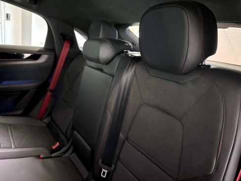 Certified 2025 Porsche Cayenne GTS AWD/4WD image 16