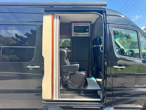 Used 2017 Mercedes-Benz Sprinter 3500 image 16