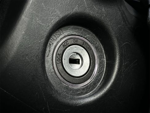 Used 2024 Toyota Camry SE image 19