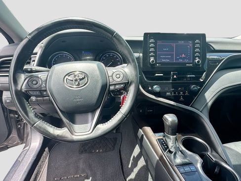 Used 2022 Toyota Camry SE FWD image 12