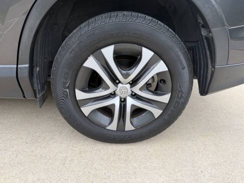 Used 2017 Toyota RAV4 LE FWD image 8